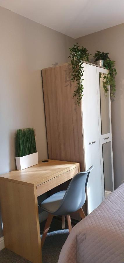 Darwin Stays - Service Accommodation In Newcastle Under Lyme City Centre Luaran gambar