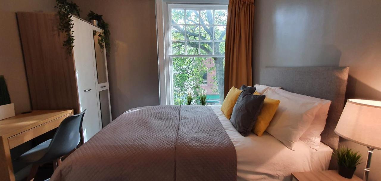 Darwin Stays - Service Accommodation In Newcastle Under Lyme City Centre Luaran gambar