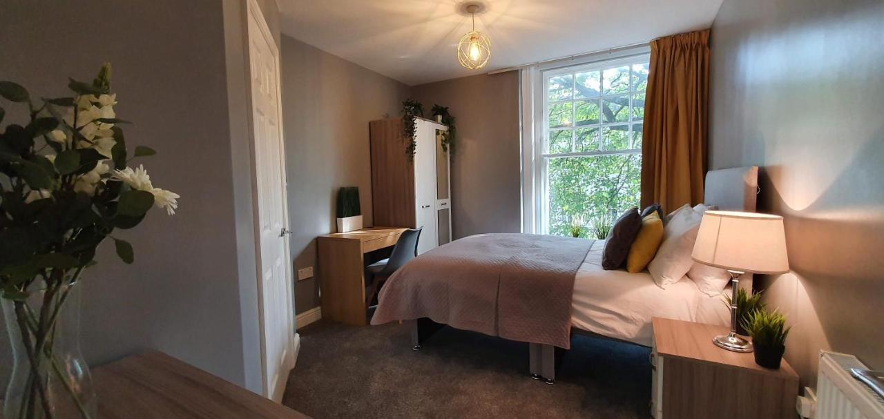 Darwin Stays - Service Accommodation In Newcastle Under Lyme City Centre Luaran gambar