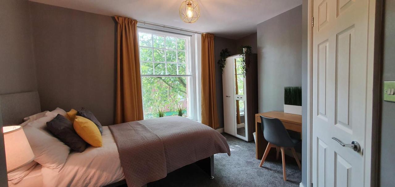 Darwin Stays - Service Accommodation In Newcastle Under Lyme City Centre Luaran gambar