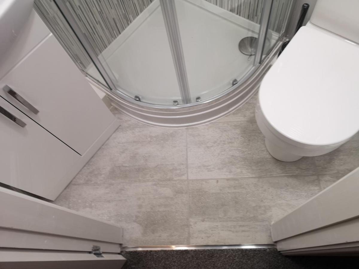 Darwin Stays - Service Accommodation In Newcastle Under Lyme City Centre Luaran gambar