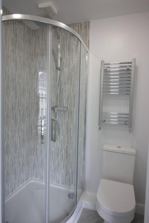 Darwin Stays - Service Accommodation In Newcastle Under Lyme City Centre Luaran gambar