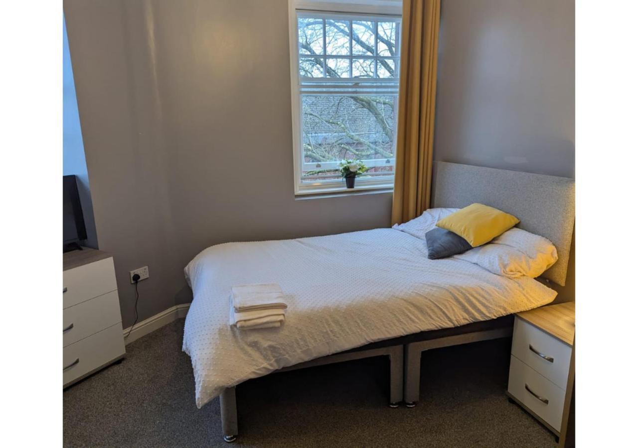Darwin Stays - Service Accommodation In Newcastle Under Lyme City Centre Luaran gambar