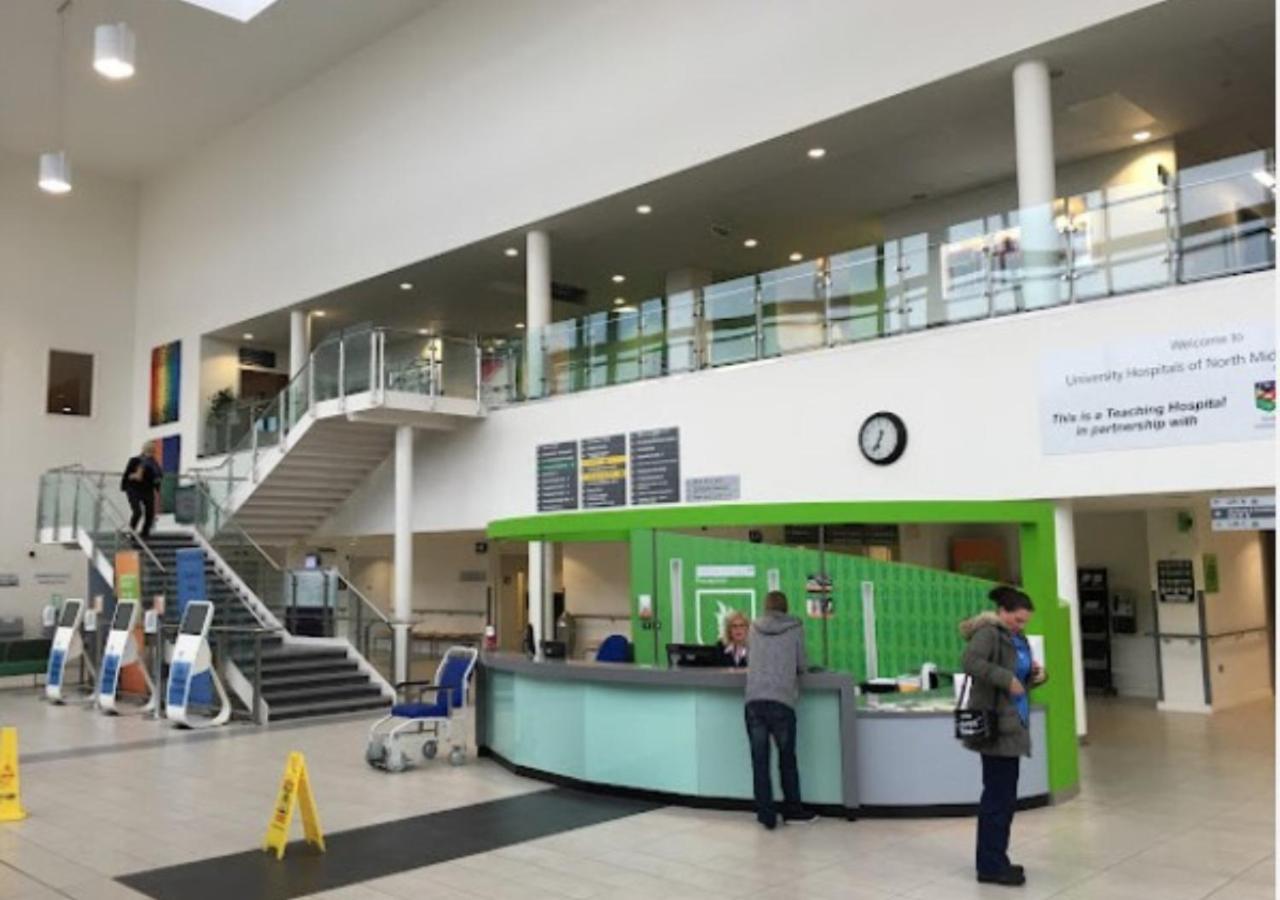 Darwin Stays - Service Accommodation In Newcastle Under Lyme City Centre Luaran gambar