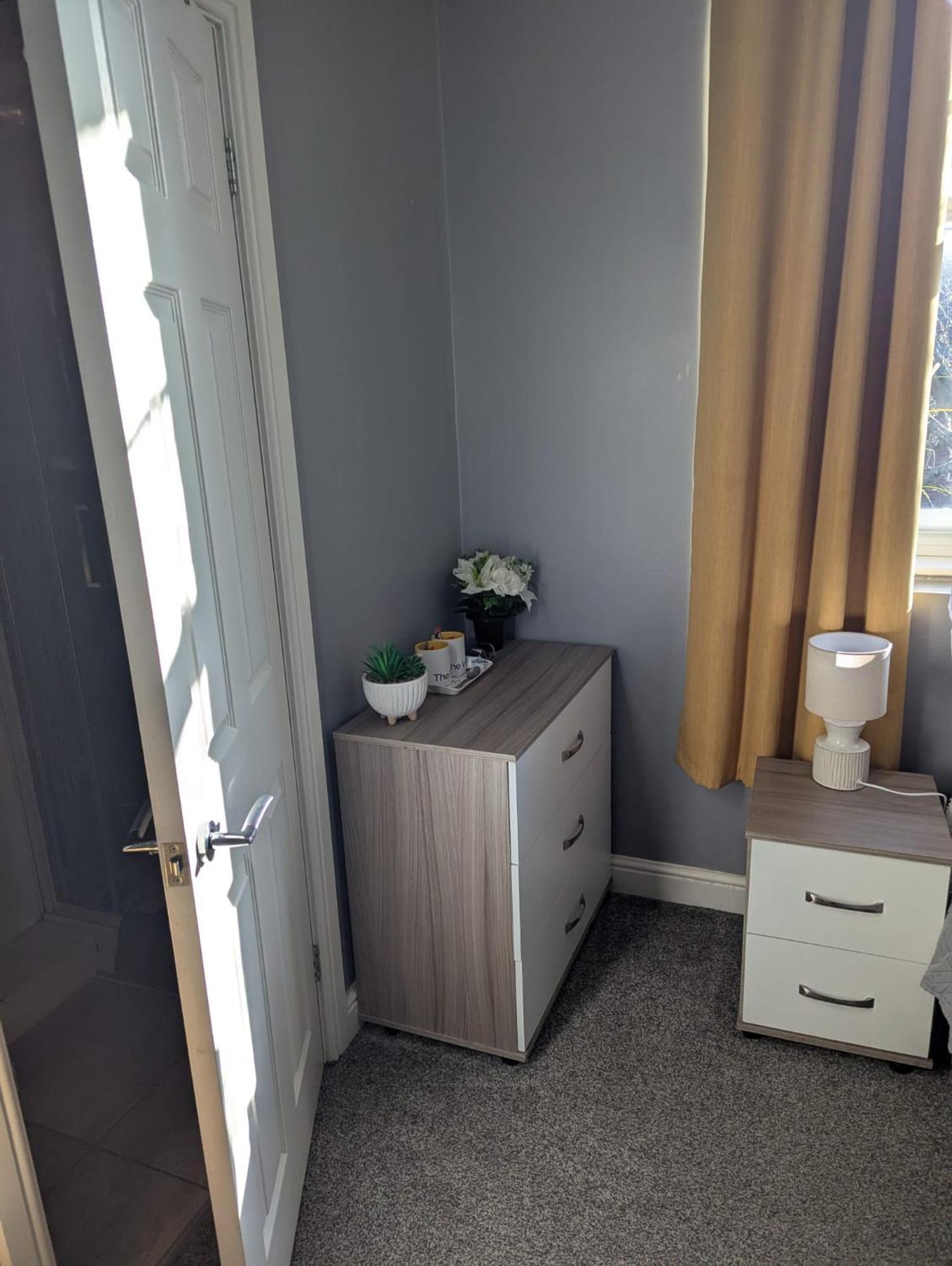 Darwin Stays - Service Accommodation In Newcastle Under Lyme City Centre Luaran gambar