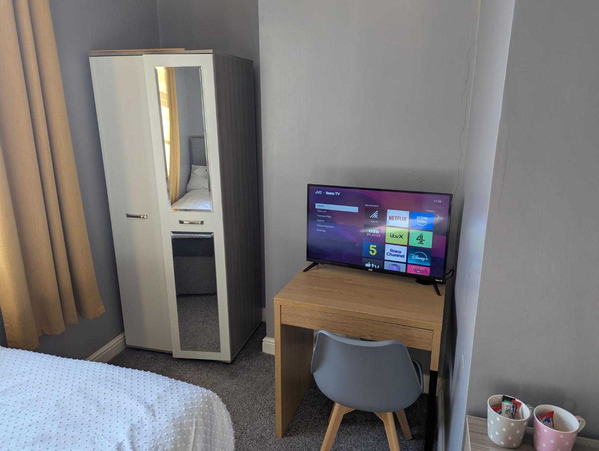 Darwin Stays - Service Accommodation In Newcastle Under Lyme City Centre Luaran gambar
